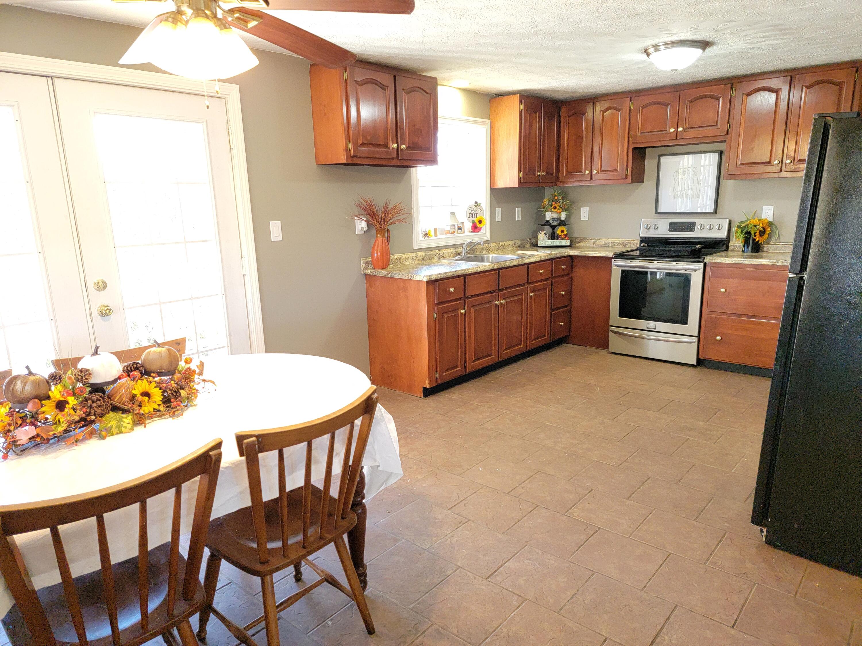863 McDaniel Ridge Olive Hill, KY 41164 - Photo 9 of 41 20211106_130114