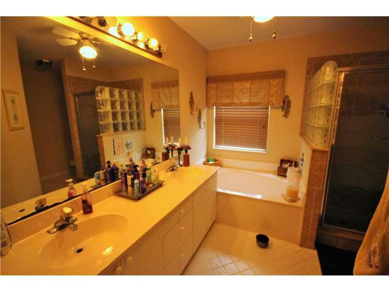 6843 Torch Key Street Lake Worth, FL 33467 - Photo 9 of 20 Bathroom Master