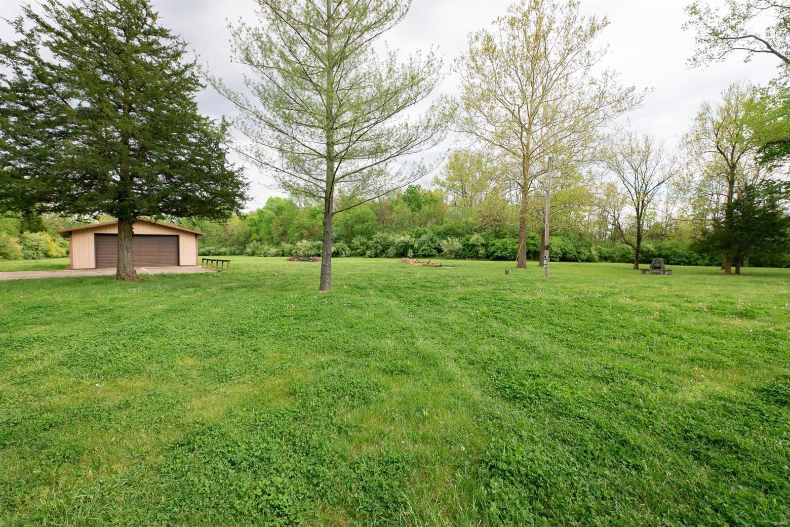 2272 Baldwin Road New Athens, IL 62264 - Photo 9 of 17