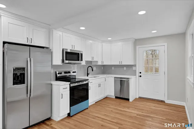 $519,900 | 14 Denmore Lane, Old Saybrook, CT 06475