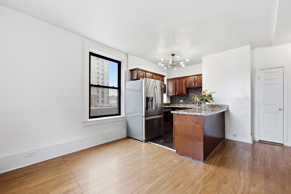 140 Chestnut Street, Unit 319 Springfield, MA 01103 - Photo 16 of 39