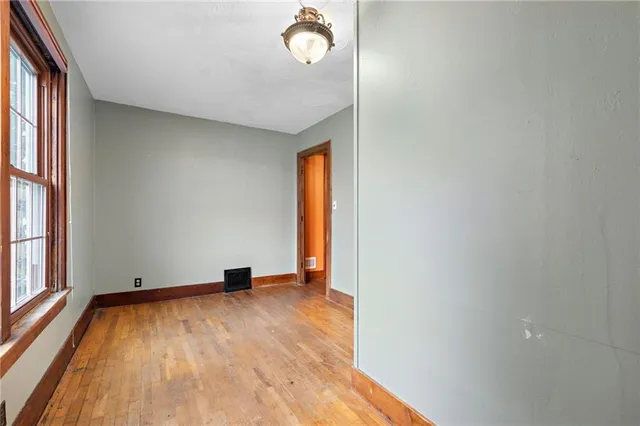 $350,000 | 121 U.S. Highway 40, Odessa, MO 64076