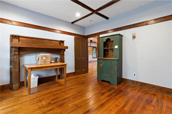 $350,000 | 121 U.S. Highway 40, Odessa, MO 64076