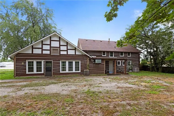 $350,000 | 121 U.S. Highway 40, Odessa, MO 64076