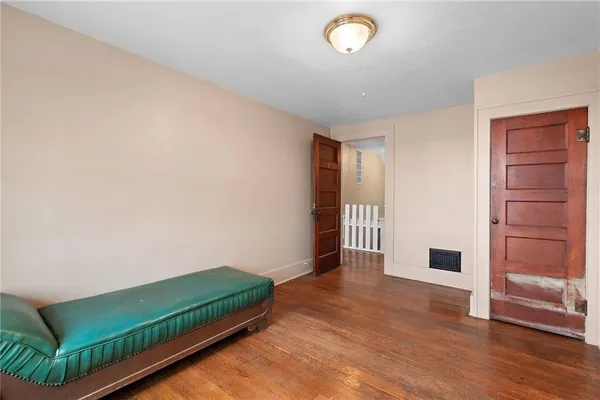 $350,000 | 121 U.S. Highway 40, Odessa, MO 64076