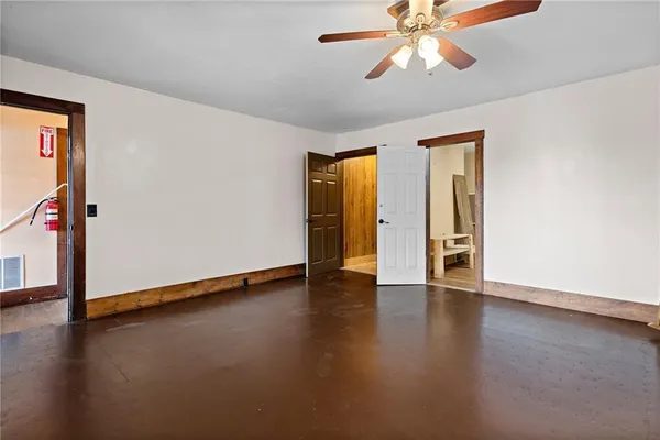 $350,000 | 121 U.S. Highway 40, Odessa, MO 64076