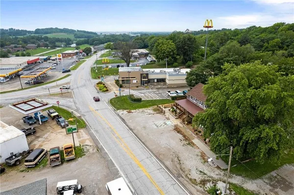 $350,000 | 121 U.S. Highway 40, Odessa, MO 64076