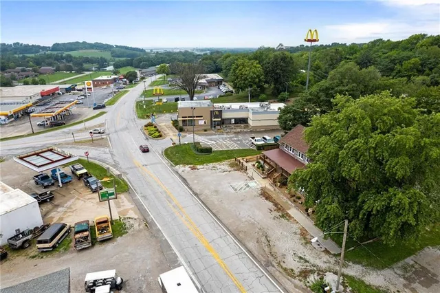 $350,000 | 121 U.S. Highway 40, Odessa, MO 64076