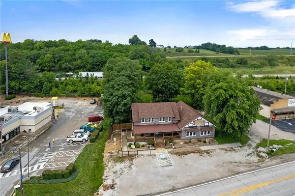 $350,000 | 121 U.S. Highway 40, Odessa, MO 64076
