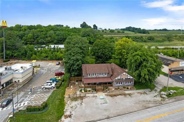 $350,000 | 121 U.S. Highway 40, Odessa, MO 64076