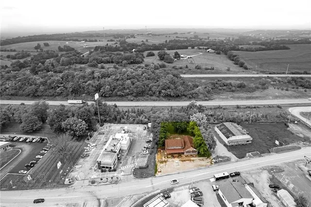 $350,000 | 121 U.S. Highway 40, Odessa, MO 64076