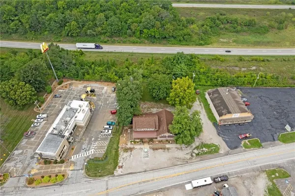 $350,000 | 121 U.S. Highway 40, Odessa, MO 64076