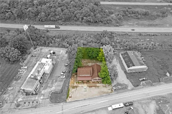 $350,000 | 121 U.S. Highway 40, Odessa, MO 64076