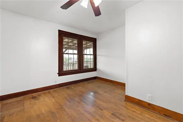 $350,000 | 121 U.S. Highway 40, Odessa, MO 64076