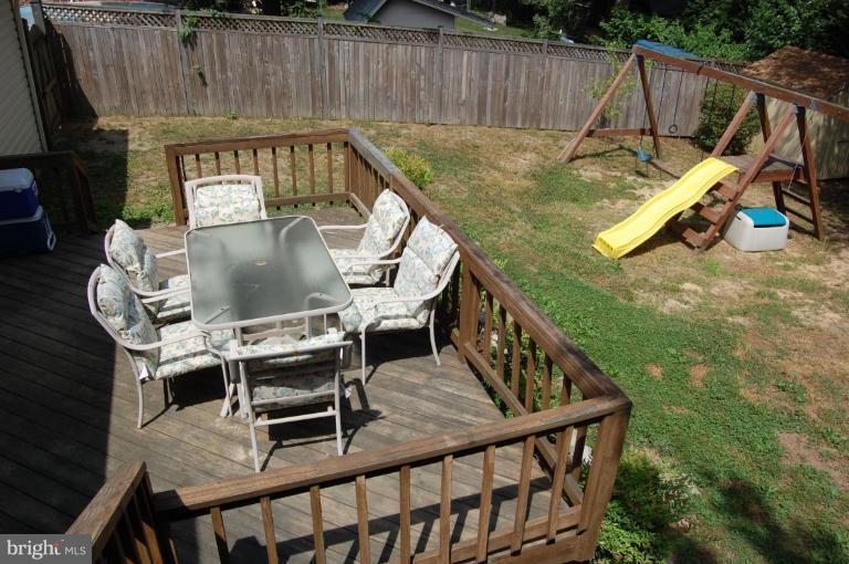1912 Hilltop Road Pasadena, MD 21122 - Photo 15 of 27 Deck