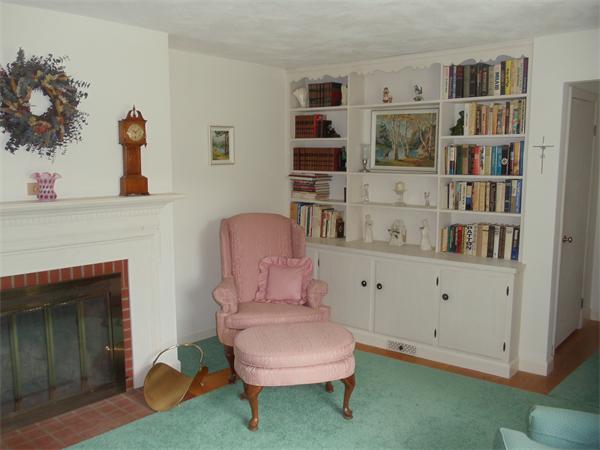 86 Greenwich Road Ware, MA 01082 - Photo 4 of 15 a living room with furniture