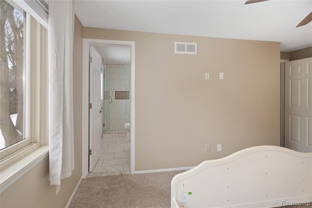 1659 Dennett Lane Rochester Hills, MI 48307 - Photo 19 of 49