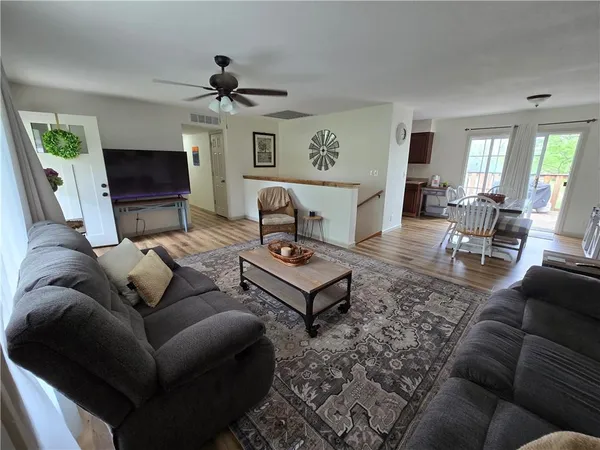 $189,000 | 302 Dement Street, Mound City, KS 66056