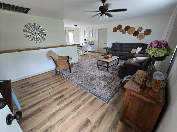 $189,000 | 302 Dement Street, Mound City, KS 66056