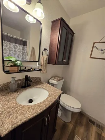 $189,000 | 302 Dement Street, Mound City, KS 66056