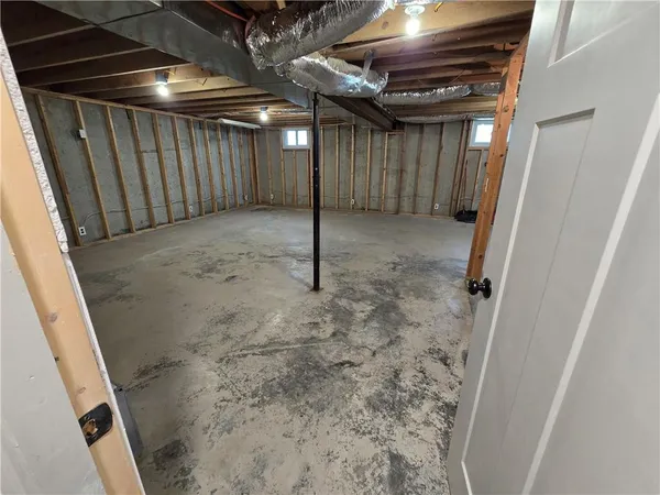 $189,000 | 302 Dement Street, Mound City, KS 66056