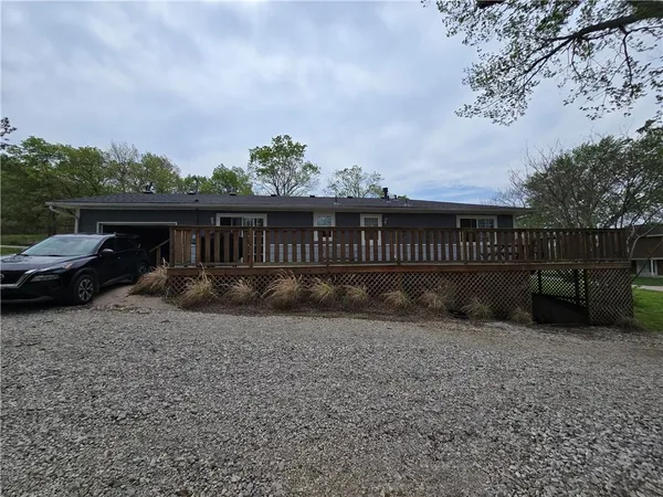 $189,000 | 302 Dement Street, Mound City, KS 66056