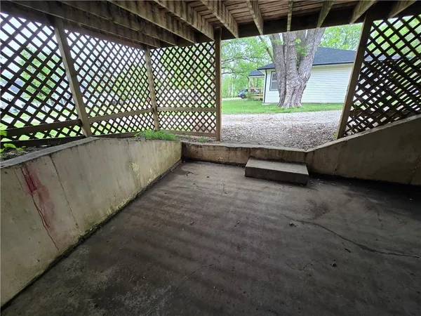 $189,000 | 302 Dement Street, Mound City, KS 66056
