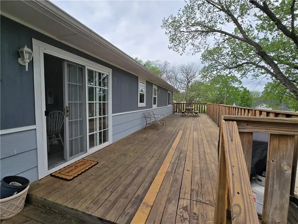 $189,000 | 302 Dement Street, Mound City, KS 66056