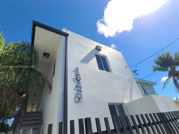 $1,650 | 1646 Northwest 1st Place, Unit 4, Miami, FL 33136