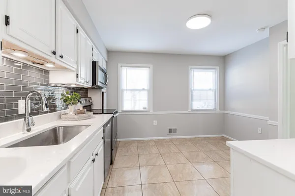 $499,800 | 1427 Admiral Drive, Woodbridge, VA 22192