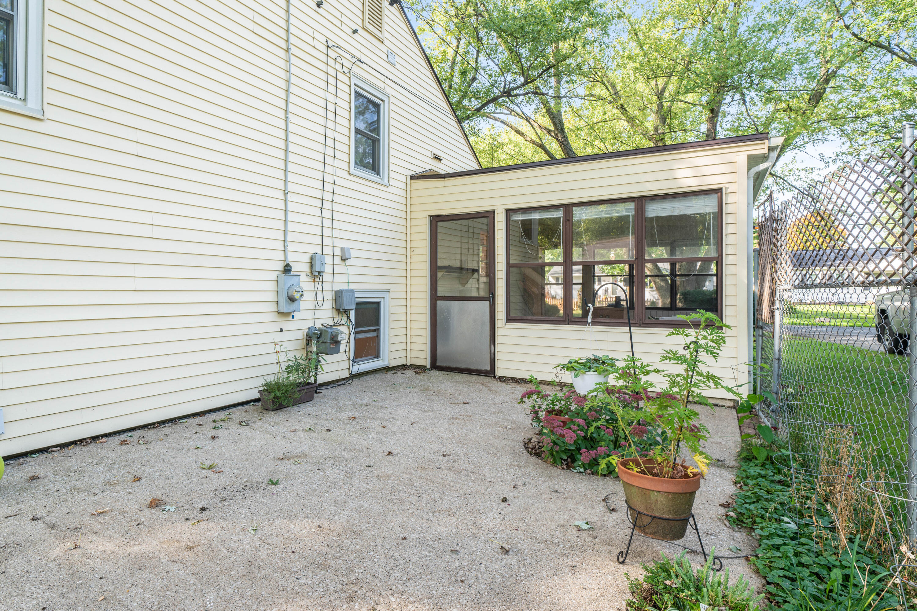 1122 Manor Street Kalamazoo, MI 49006 - Photo 21 of 25 1122_Manor_St_12