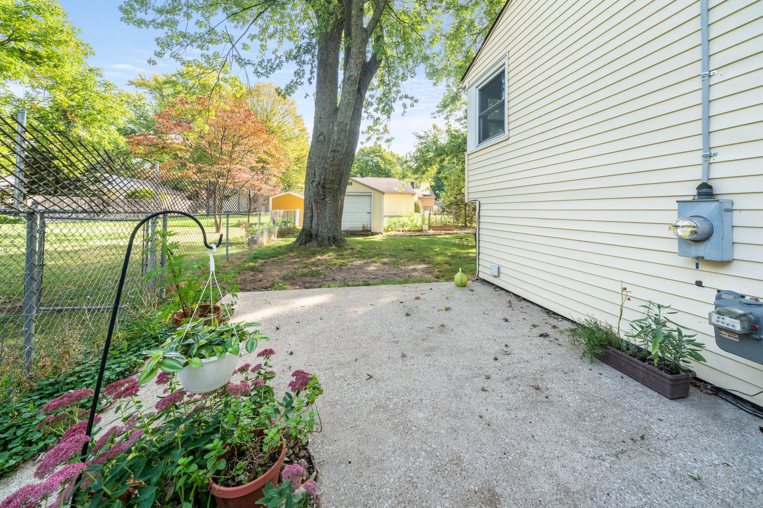 1122 Manor Street Kalamazoo, MI 49006 - Photo 22 of 25 1122_Manor_St_10