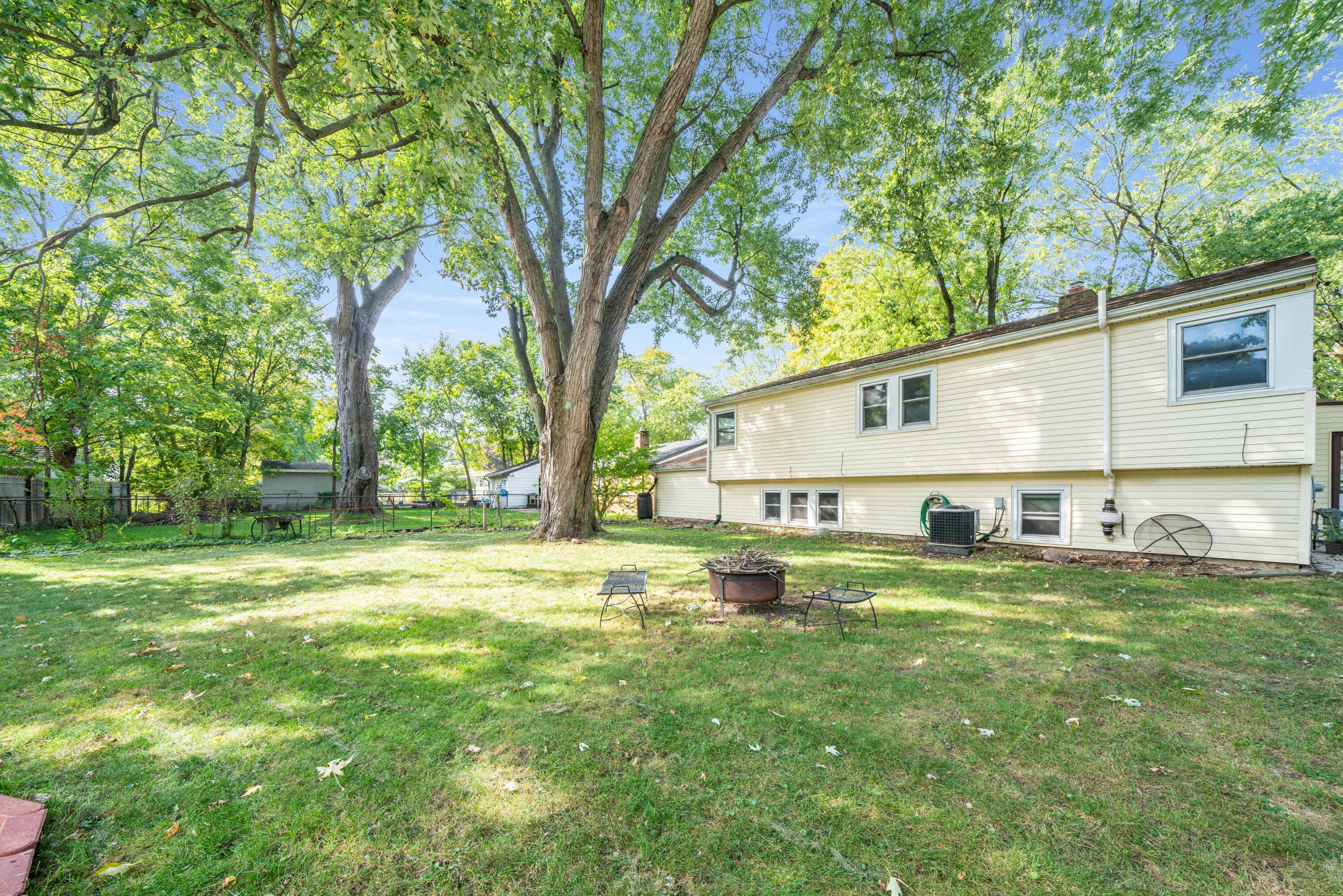 1122 Manor Street Kalamazoo, MI 49006 - Photo 23 of 25 1122_Manor_St_14