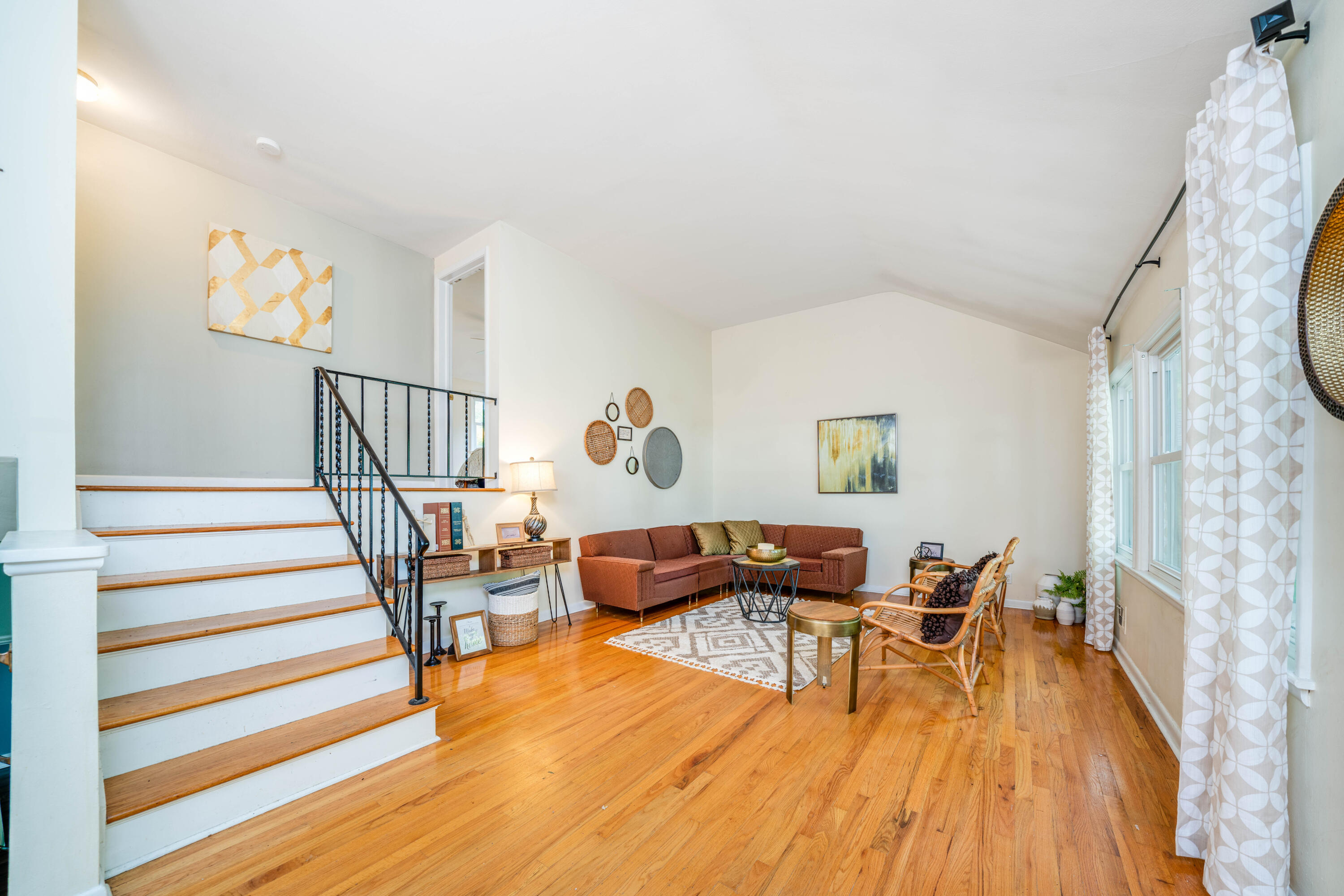 1122 Manor Street Kalamazoo, MI 49006 - Photo 4 of 25 1122_Manor_St_03