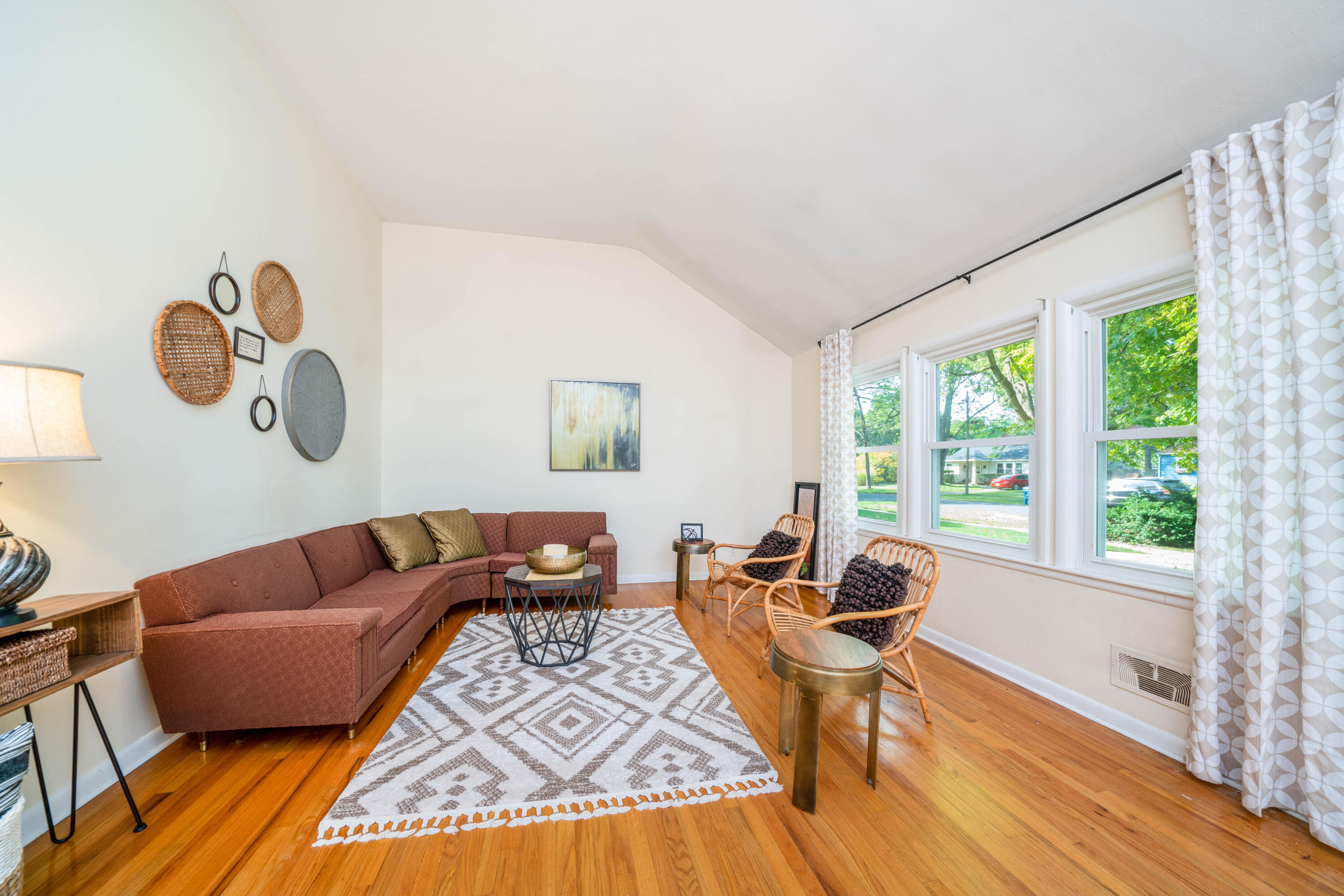 1122 Manor Street Kalamazoo, MI 49006 - Photo 5 of 25 1122_Manor_St_04