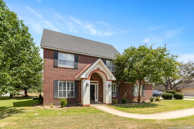 $469,500 | 1732 Continental Drive West, Pleasanton, TX 78064