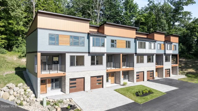 $670,000 | 13 Footpath Way, Lake George, NY 12845