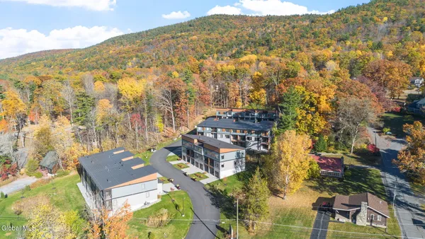 $670,000 | 13 Footpath Way, Lake George, NY 12845