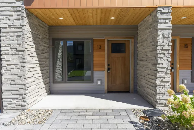 $670,000 | 13 Footpath Way, Lake George, NY 12845