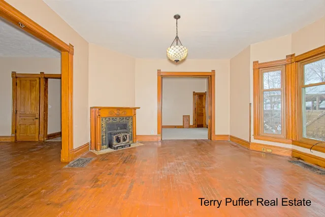 $299,900 | 528 South Jefferson Street, Hastings, MI 49058