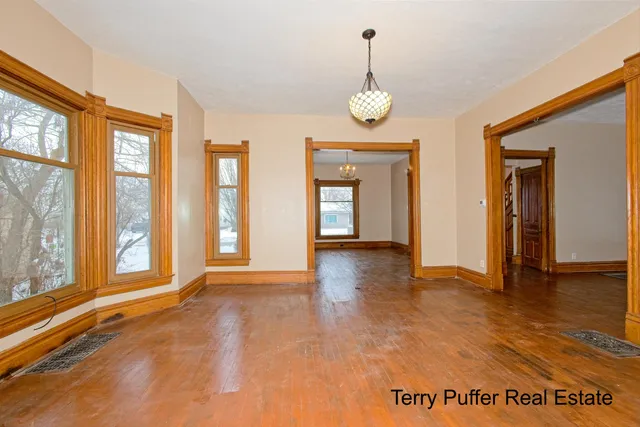 $299,900 | 528 South Jefferson Street, Hastings, MI 49058