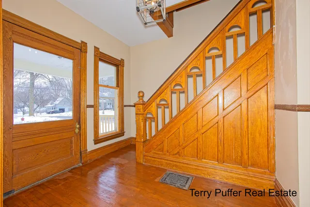 $299,900 | 528 South Jefferson Street, Hastings, MI 49058