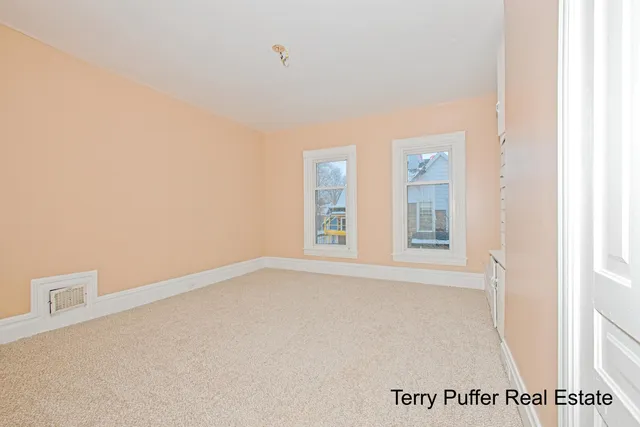 $289,900 | 528 South Jefferson Street, Hastings, MI 49058