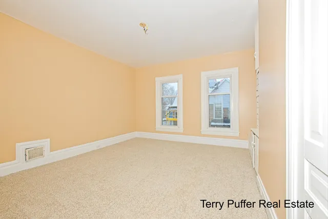 $299,900 | 528 South Jefferson Street, Hastings, MI 49058