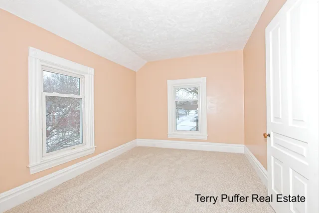 $289,900 | 528 South Jefferson Street, Hastings, MI 49058