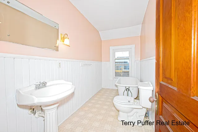 $289,900 | 528 South Jefferson Street, Hastings, MI 49058