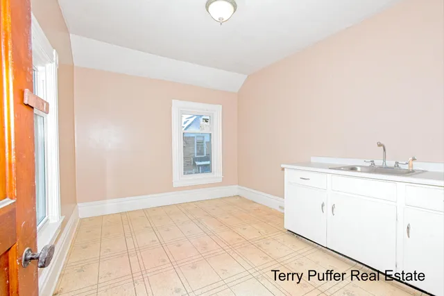 $289,900 | 528 South Jefferson Street, Hastings, MI 49058