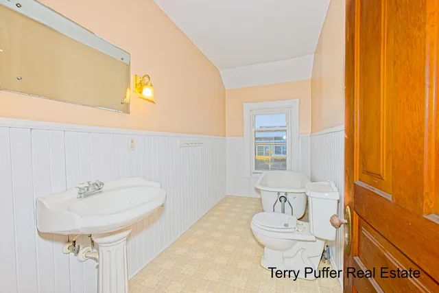 $299,900 | 528 South Jefferson Street, Hastings, MI 49058