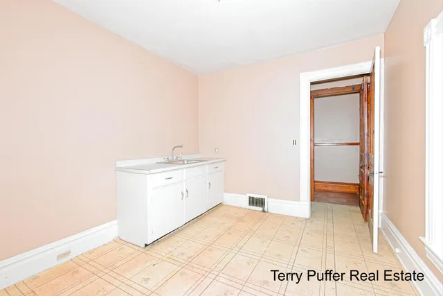 $289,900 | 528 South Jefferson Street, Hastings, MI 49058