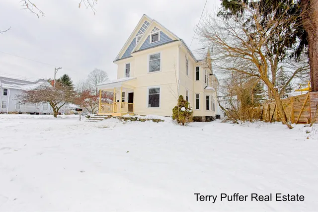 $289,900 | 528 South Jefferson Street, Hastings, MI 49058